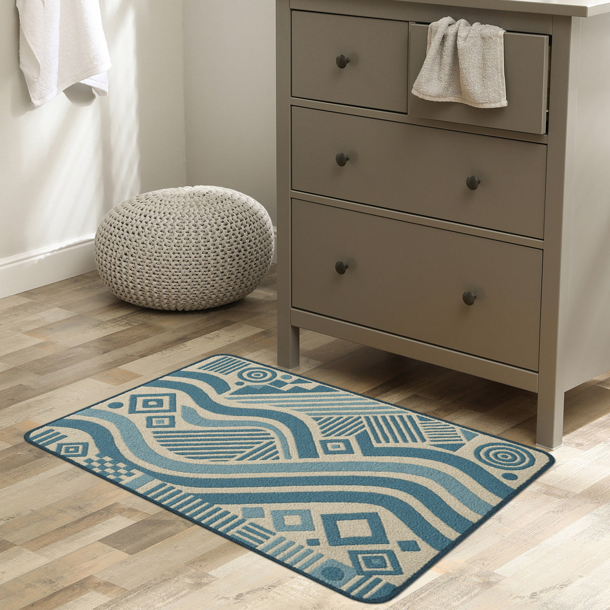 Feblilac Modern Abstract Geometric Tufted Bath Mat – Blue & Beige Non-Slip Rug