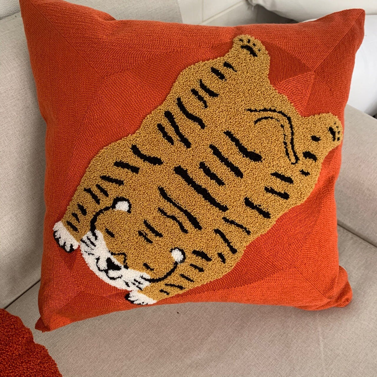Orange Tiger Cotton embroidered texture pillowcases, Retro luxury style Embroidered cushion pillows, decorative pillows, housewarming gifts.