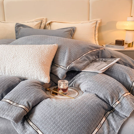 Poly Three-dimensional Braided Strip Milk Cashmere Flannel Duvet Cover Bedding Set