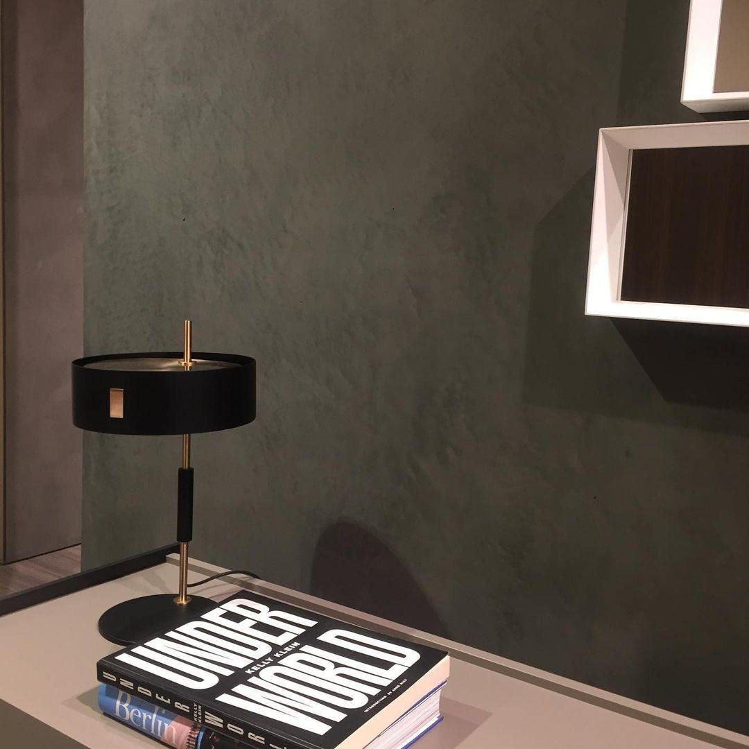 Styling Black Table Lamp