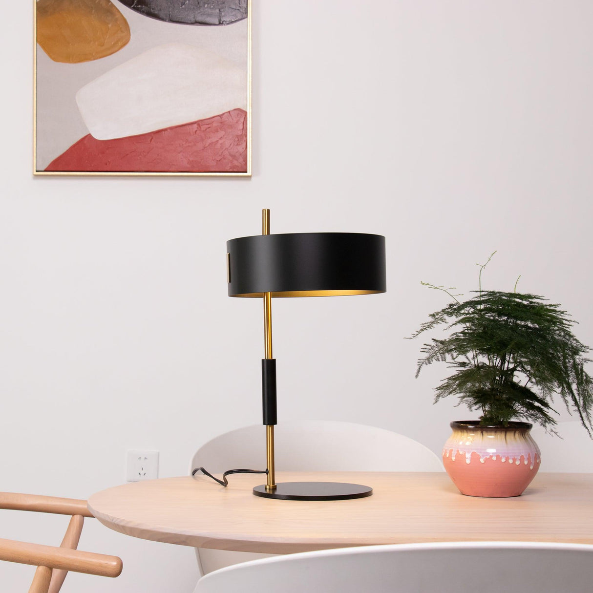 Styling Black Table Lamp