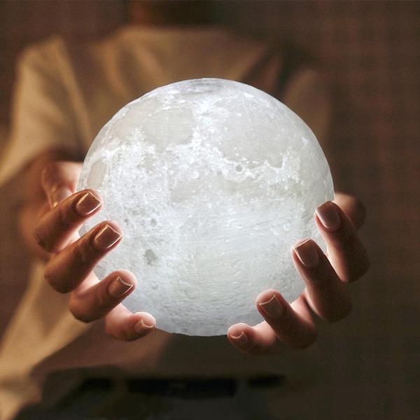 Beautiful 3D Print Moon lamp