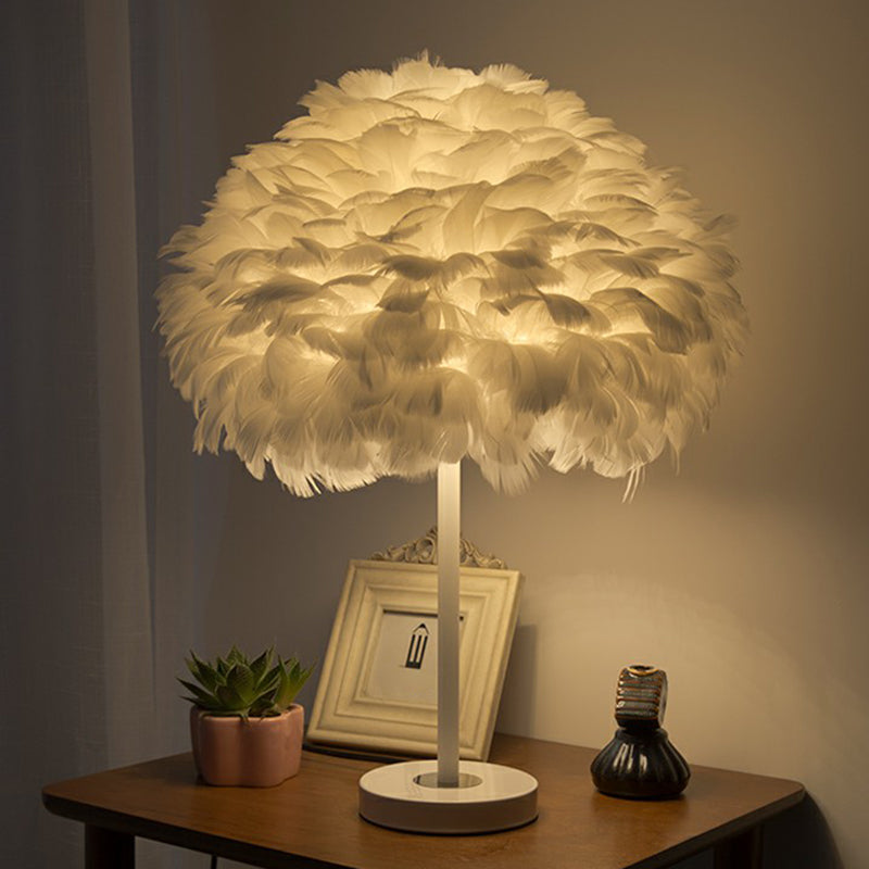 Modernist Layered Flower Night Lighting Feather 1-Head Girls Bedroom Table Light