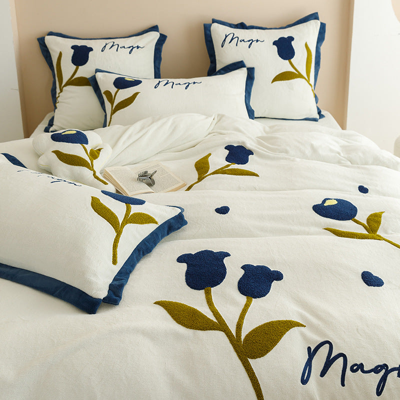 Poly Embroidery Flower Milk Cashmere Flannel Duvet Cover Bedding Set Blue/Red