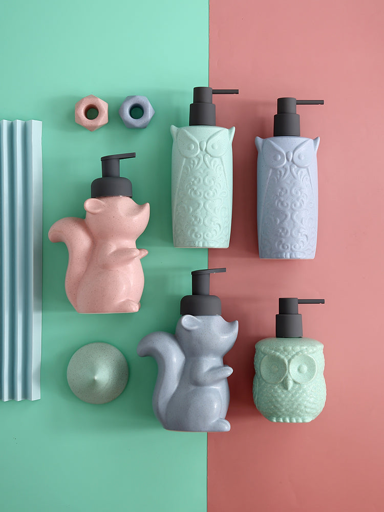 Ceramic Soap Dispenser, Squirrel Foaming Pump Bathroom Bottle, Animal Design, Refillable Reusable Lotion Pump for Bathroom Kitchen, 510ml/17.2oz