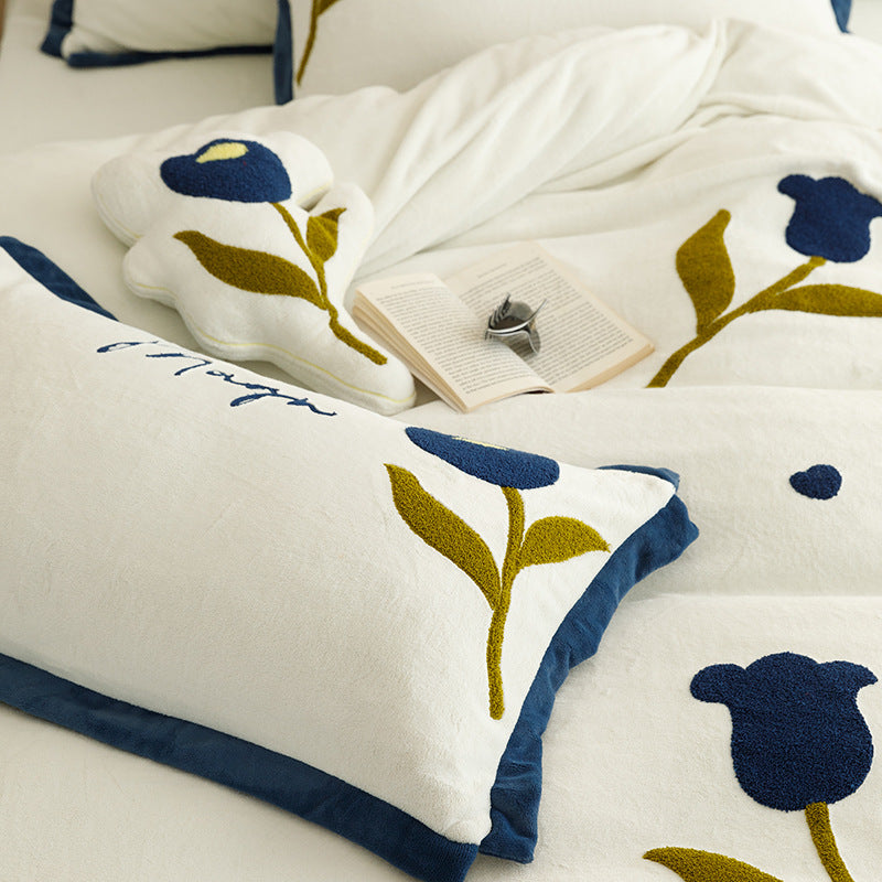Poly Embroidery Flower Milk Cashmere Flannel Duvet Cover Bedding Set Blue/Red