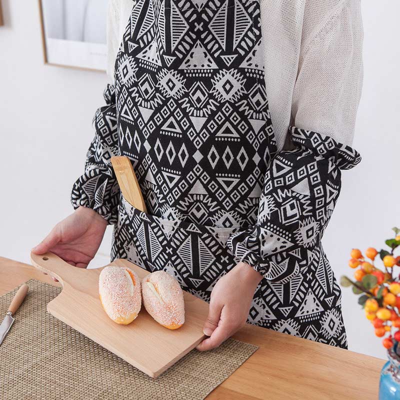 Black & White Aprons with Sleeve Covers