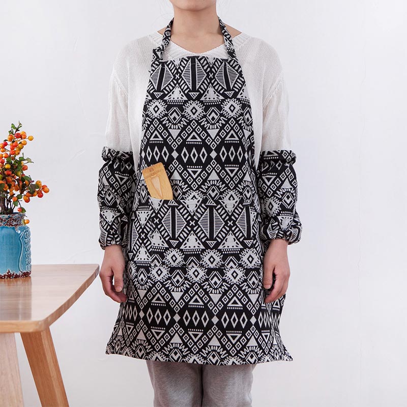 Black & White Aprons with Sleeve Covers