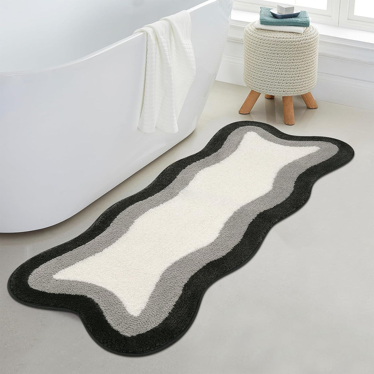 Black Gradient Bath Mats, Rug for Bathroom, Cute Non-Slip Irregular Shape Carpet for Shower Room