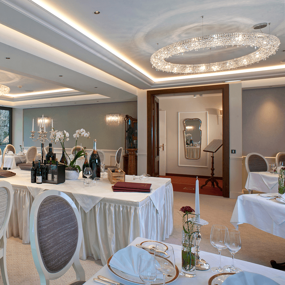 Artica Crystal Chandelier