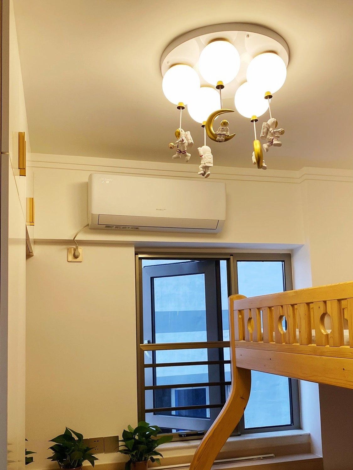 Astronaut Glossy Balloon Ceiling Lamp