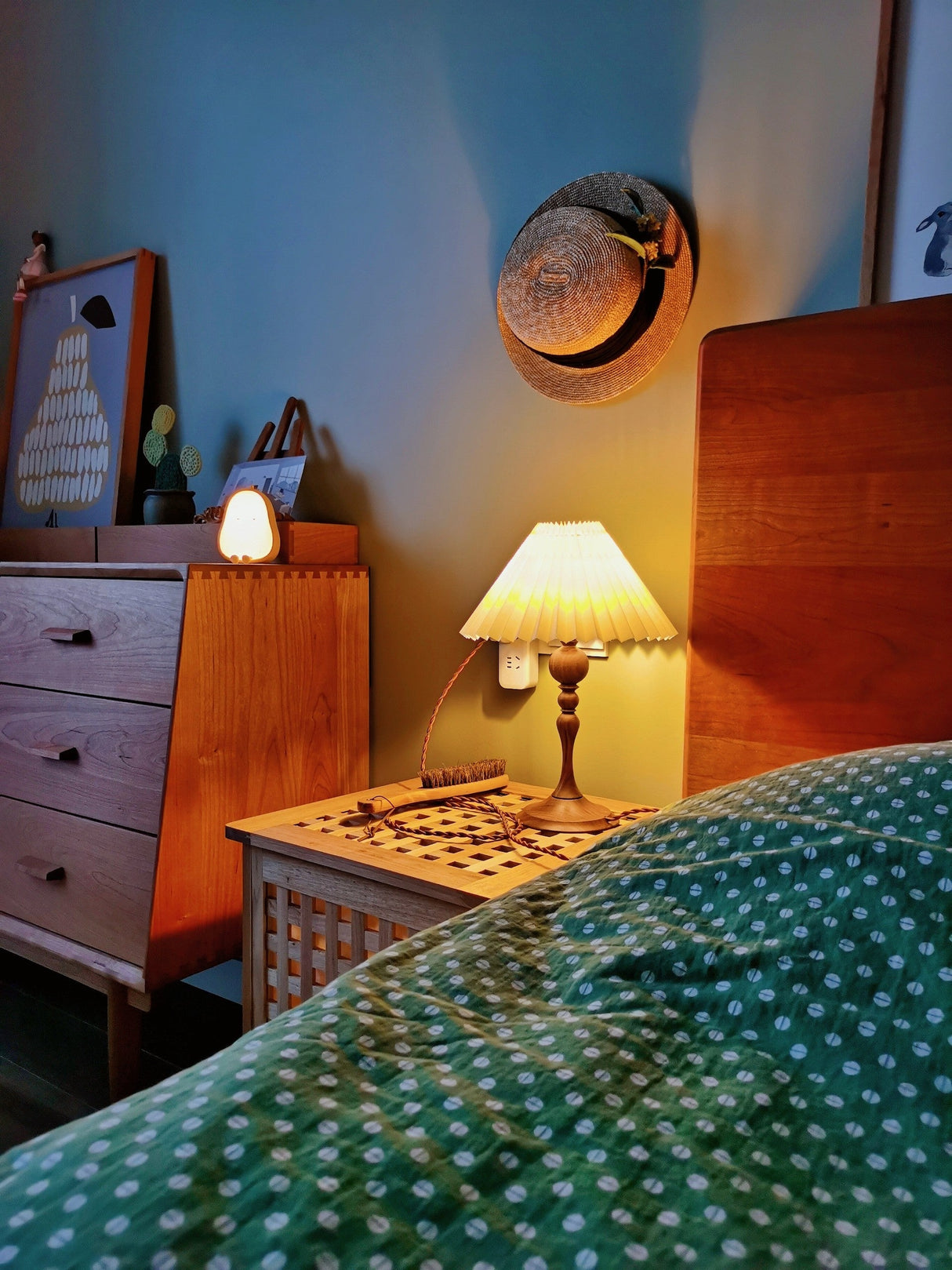 Bellini Wooden Turned Table Lamp