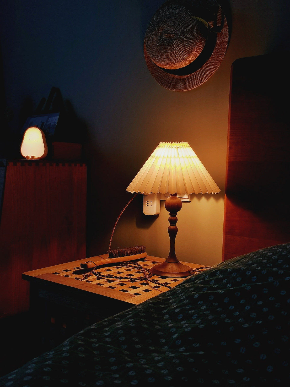 Bellini Wooden Turned Table Lamp