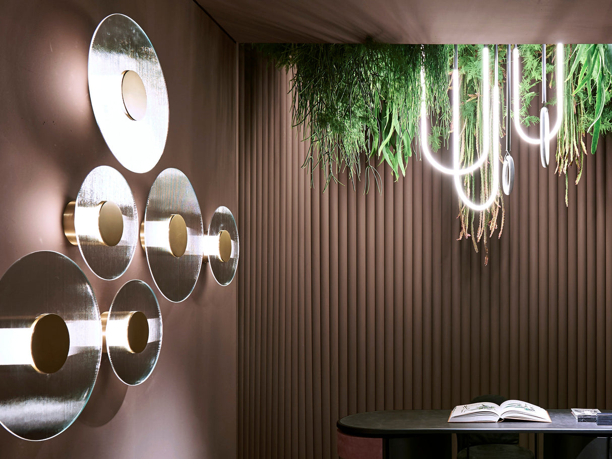 Button Wall Lamp
