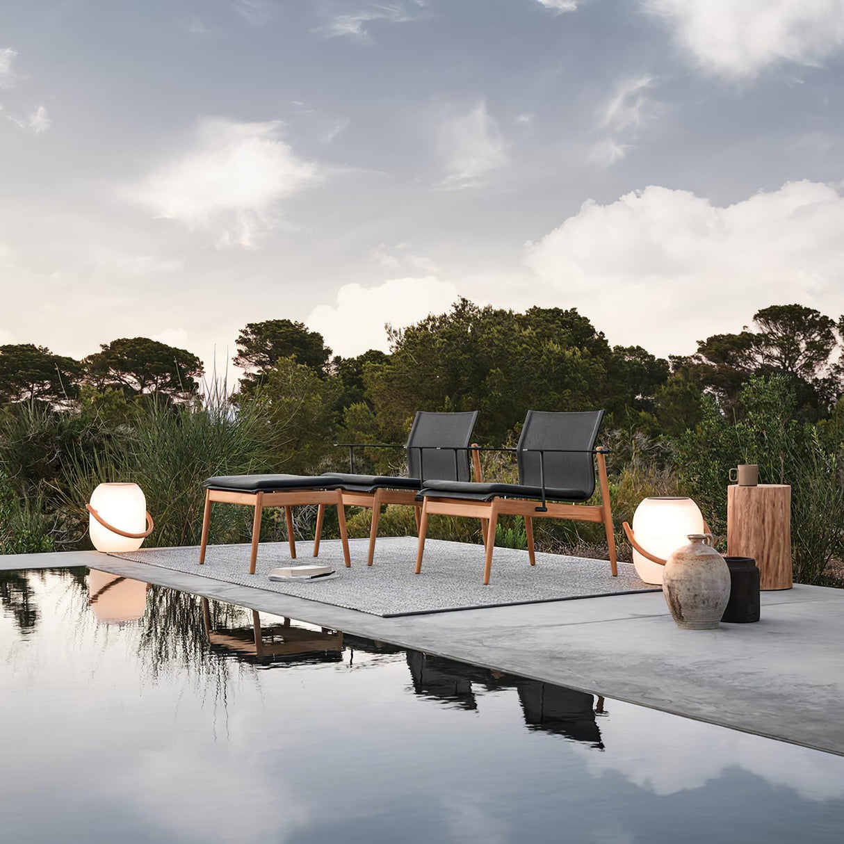 Cocoon Outdoor Table Lamp