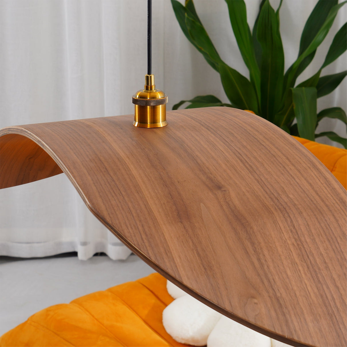 Curve Wooden Pendant Lamp