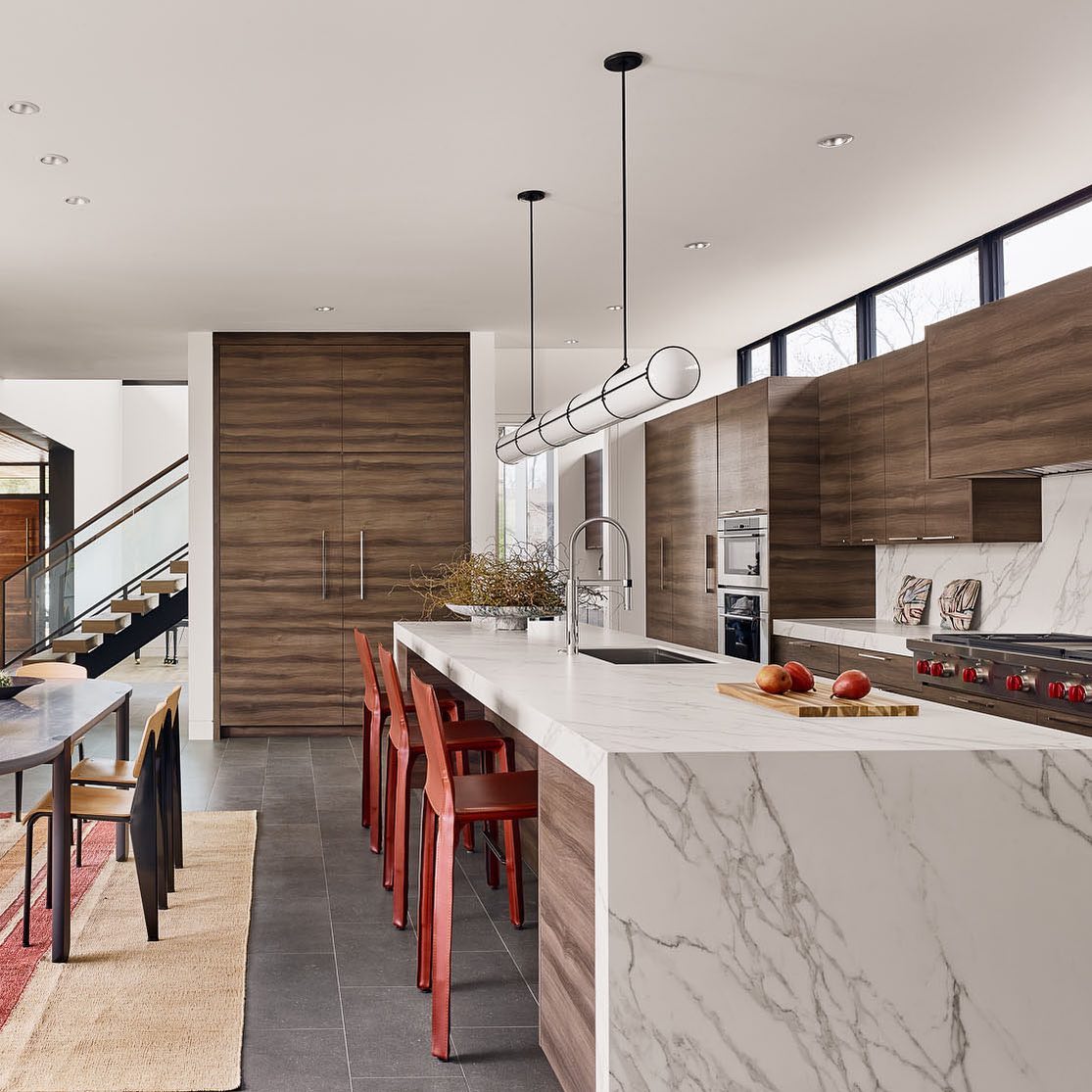 Endless Straight Pendant Light