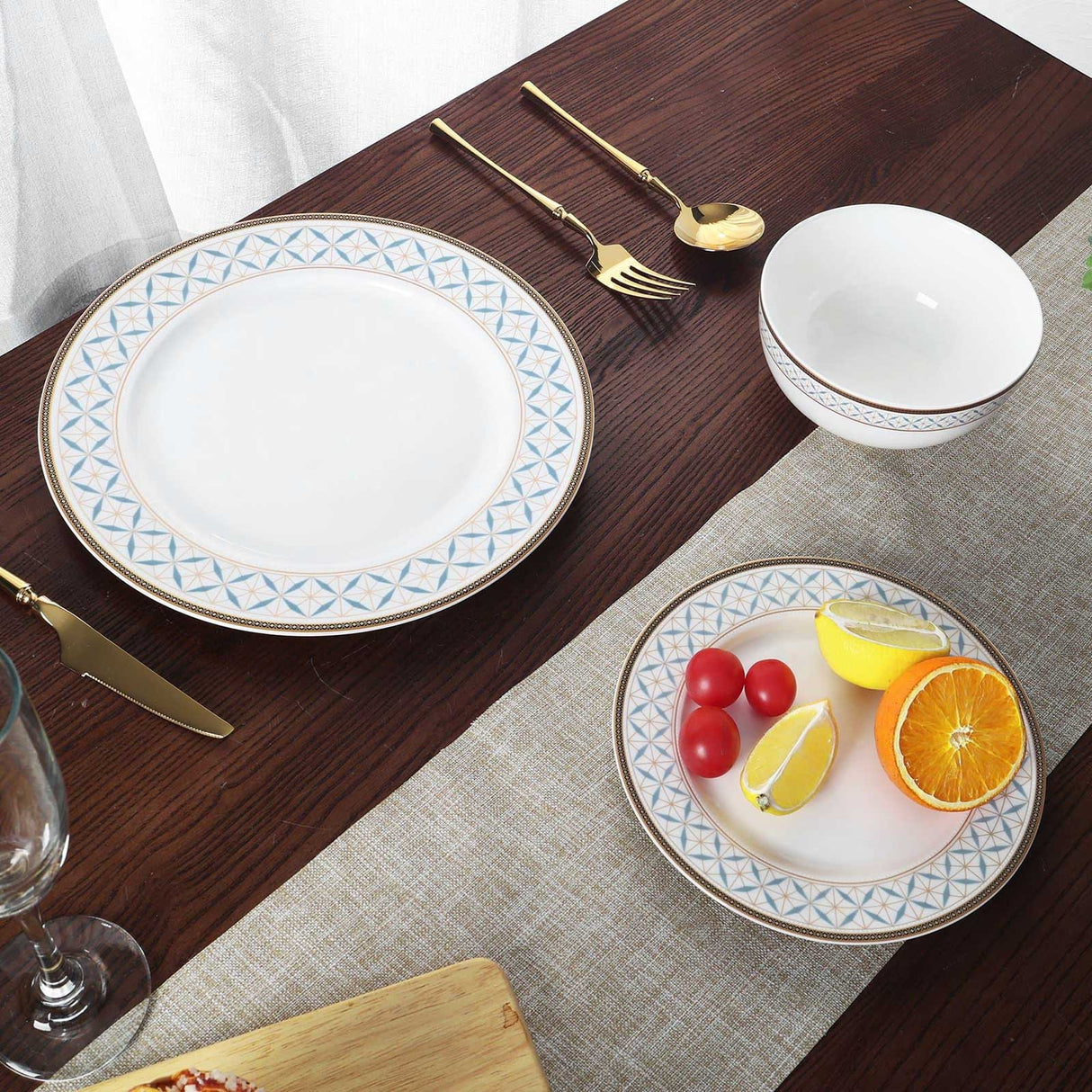 Black Gold Trim Dinner Set