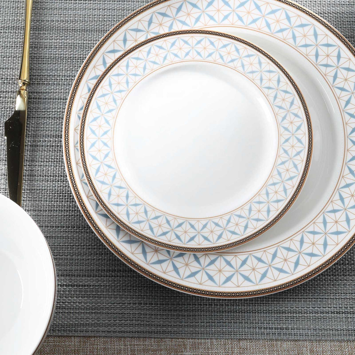 Black Gold Trim Dinner Set