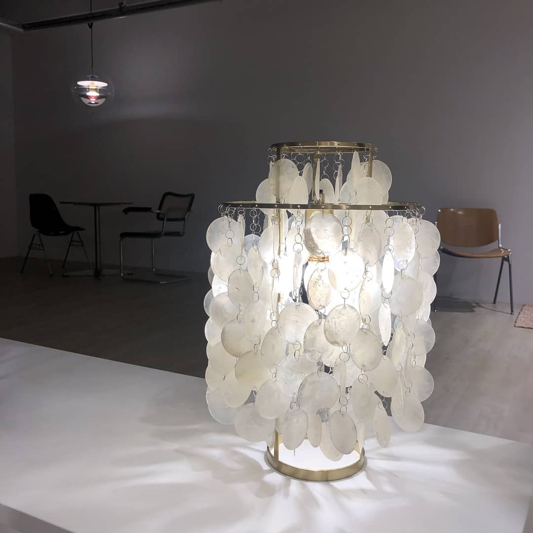 Round Shell Table Lamp