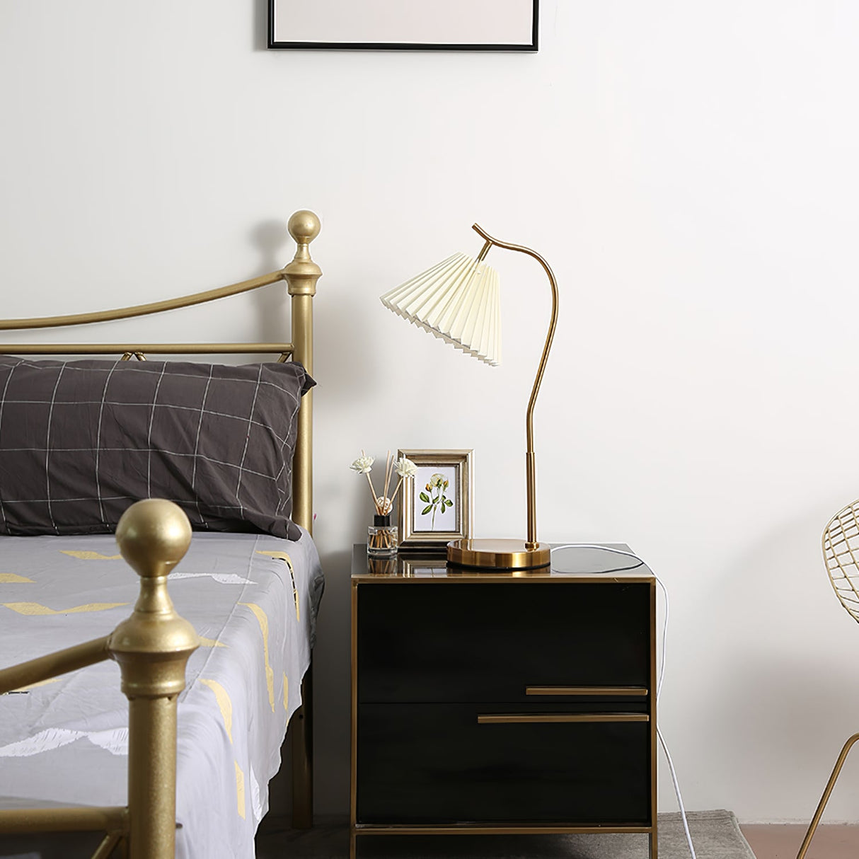 Gold Gooseneck Table Lamp