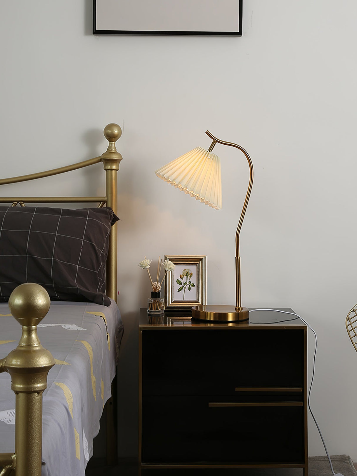 Gold Gooseneck Table Lamp