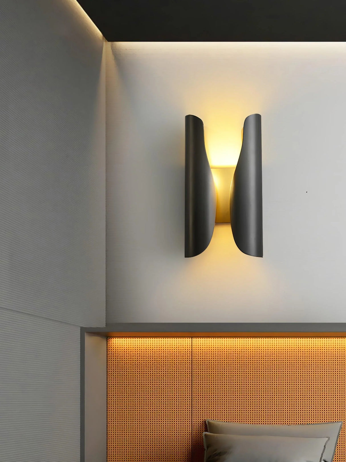 H-shaped Gold Wall Lamp