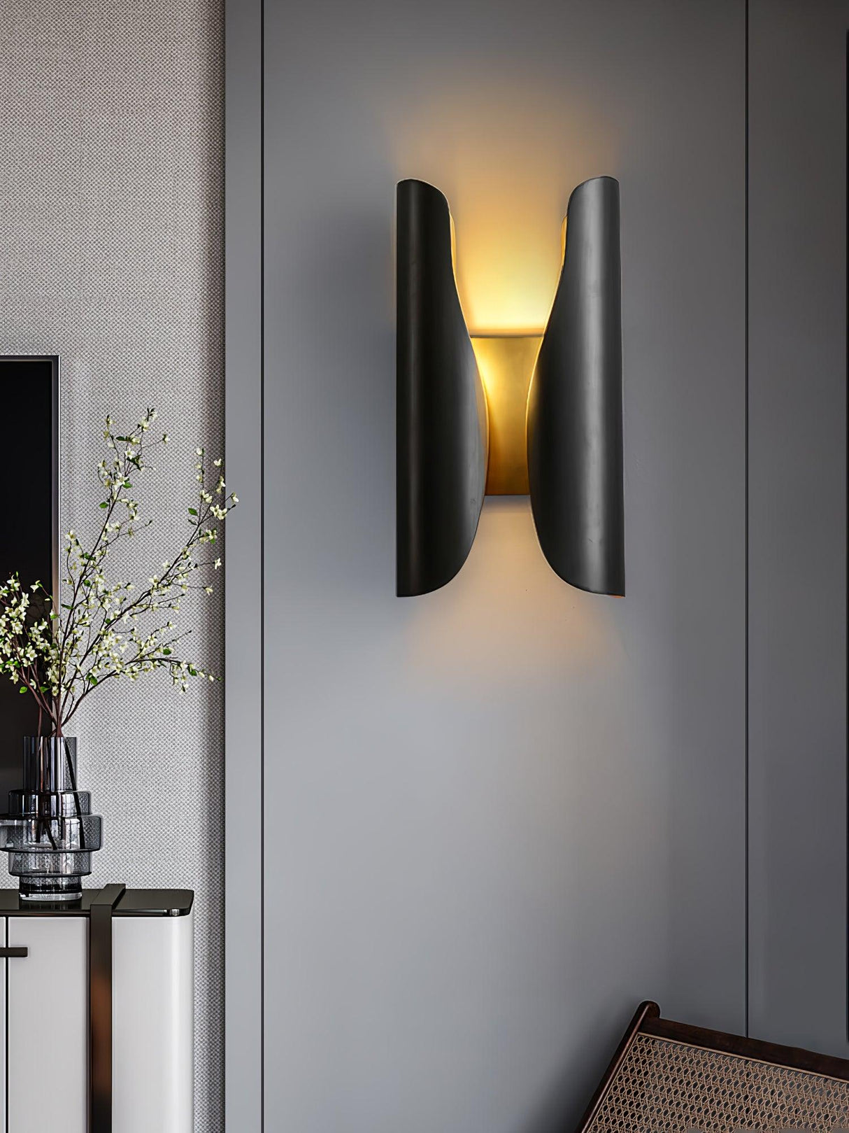 H-shaped Gold Wall Lamp