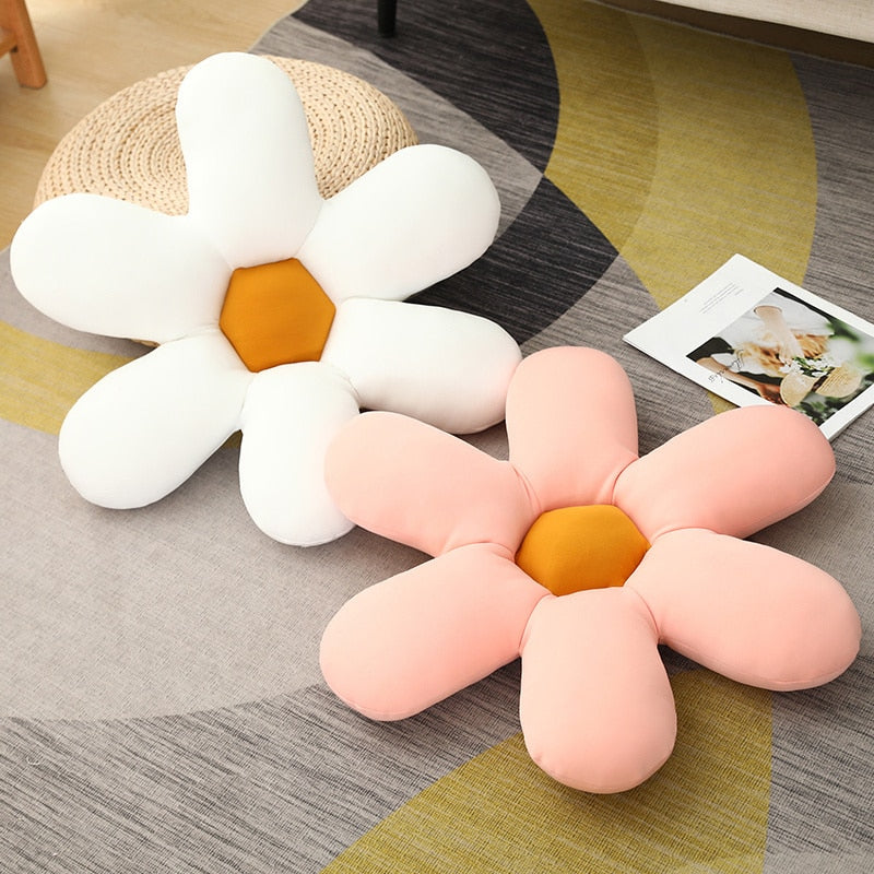 Nordic White Flower Daisy Pillow