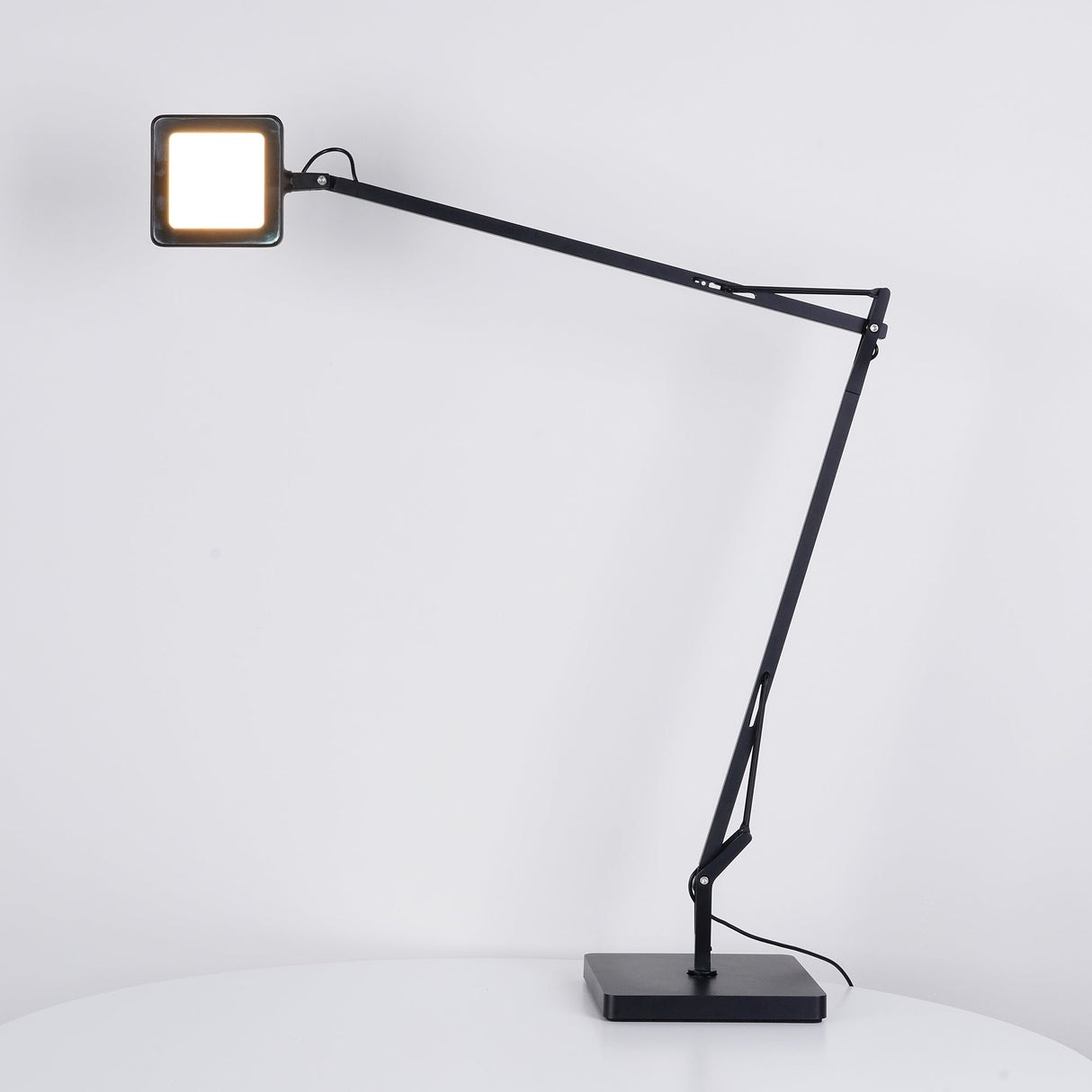Kelvin Edge Table Lamp