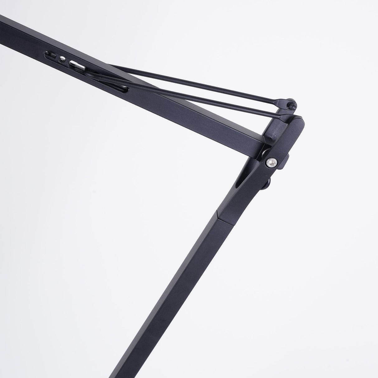 Kelvin Edge Table Lamp