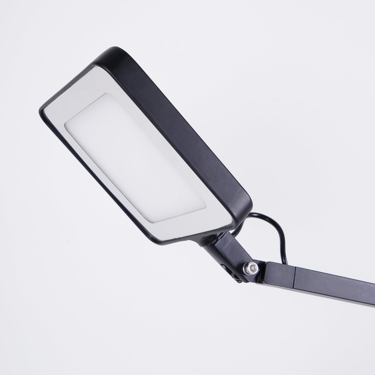 Kelvin Edge Table Lamp