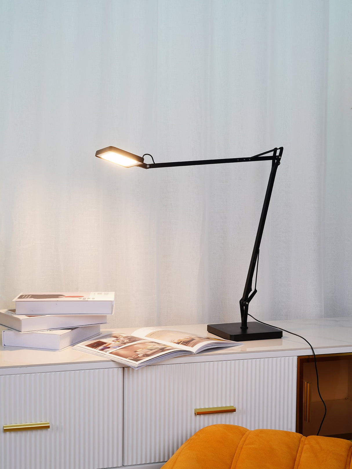Kelvin Edge Table Lamp
