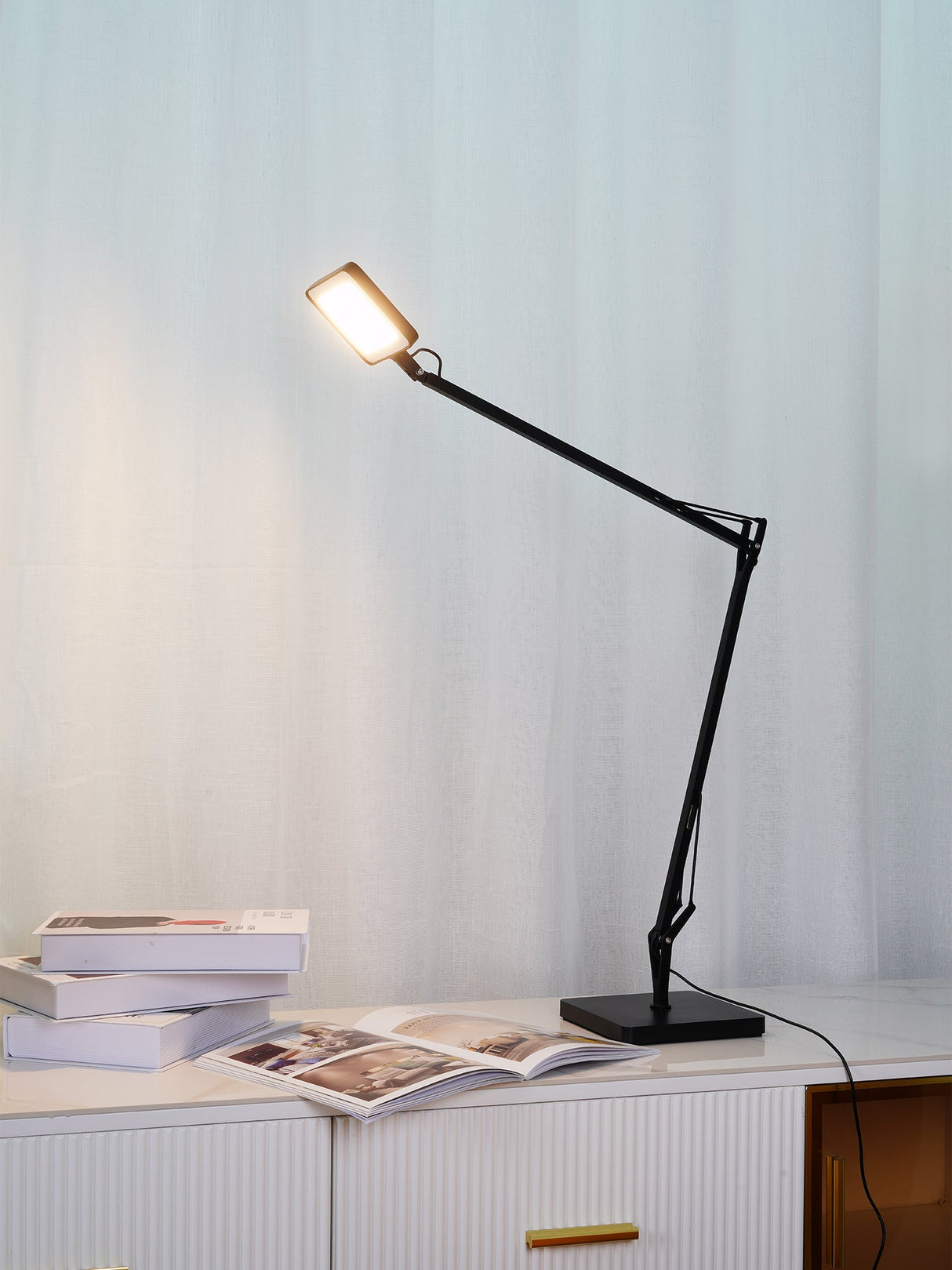 Kelvin Edge Table Lamp