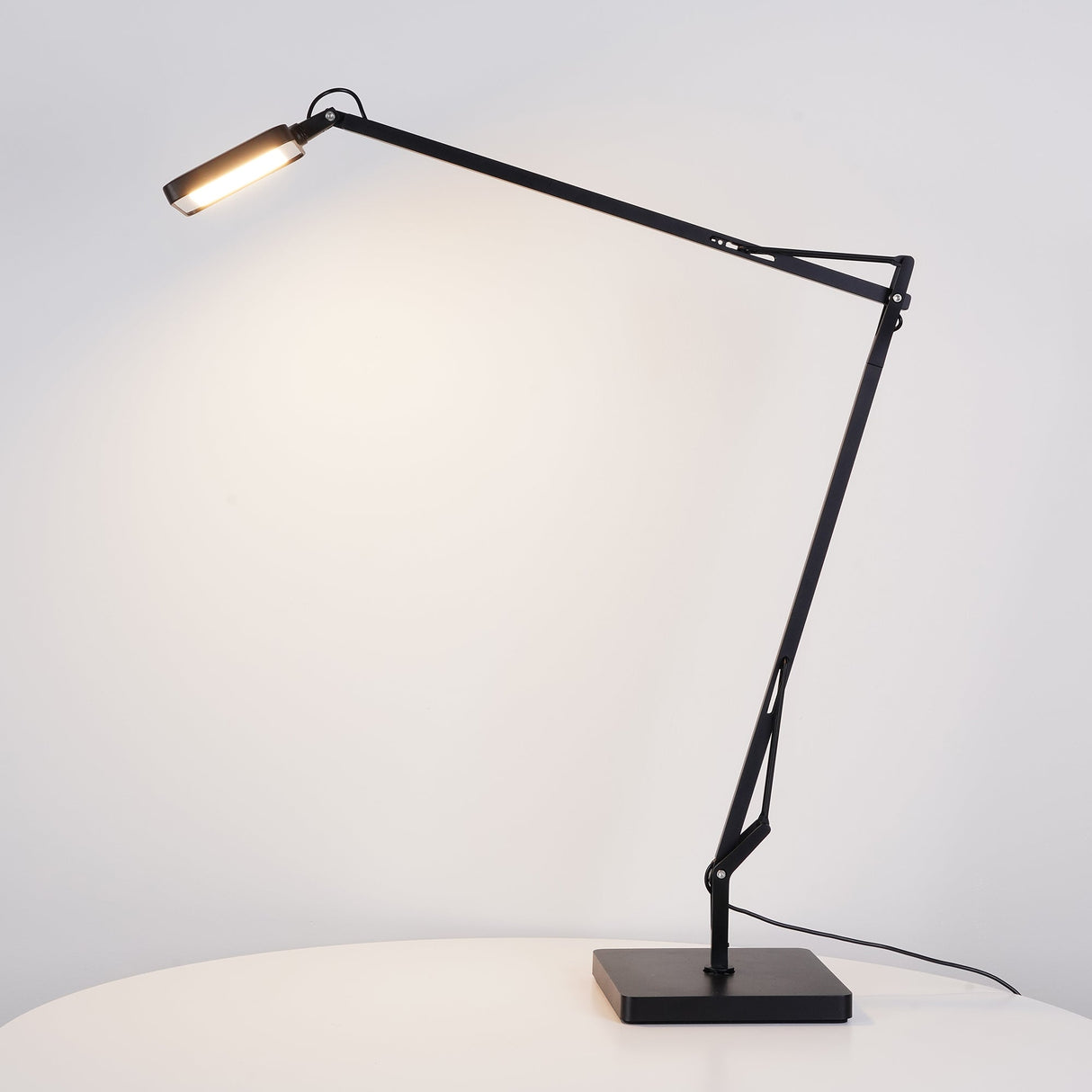 Kelvin Edge Table Lamp