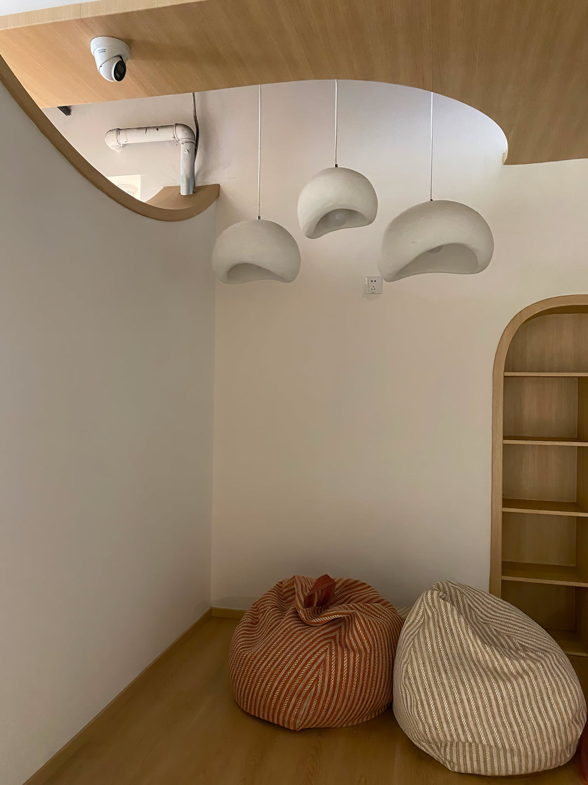 Khmara Smooth Pendant Lamp B