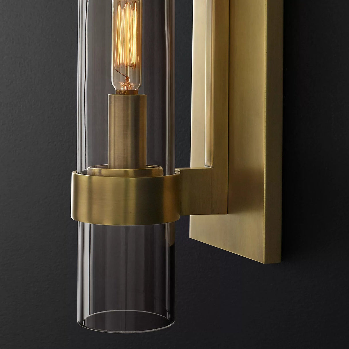 La Villa Wall Lamp