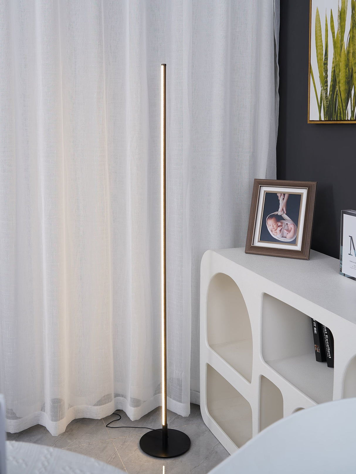 Linear LED Floor Lamp