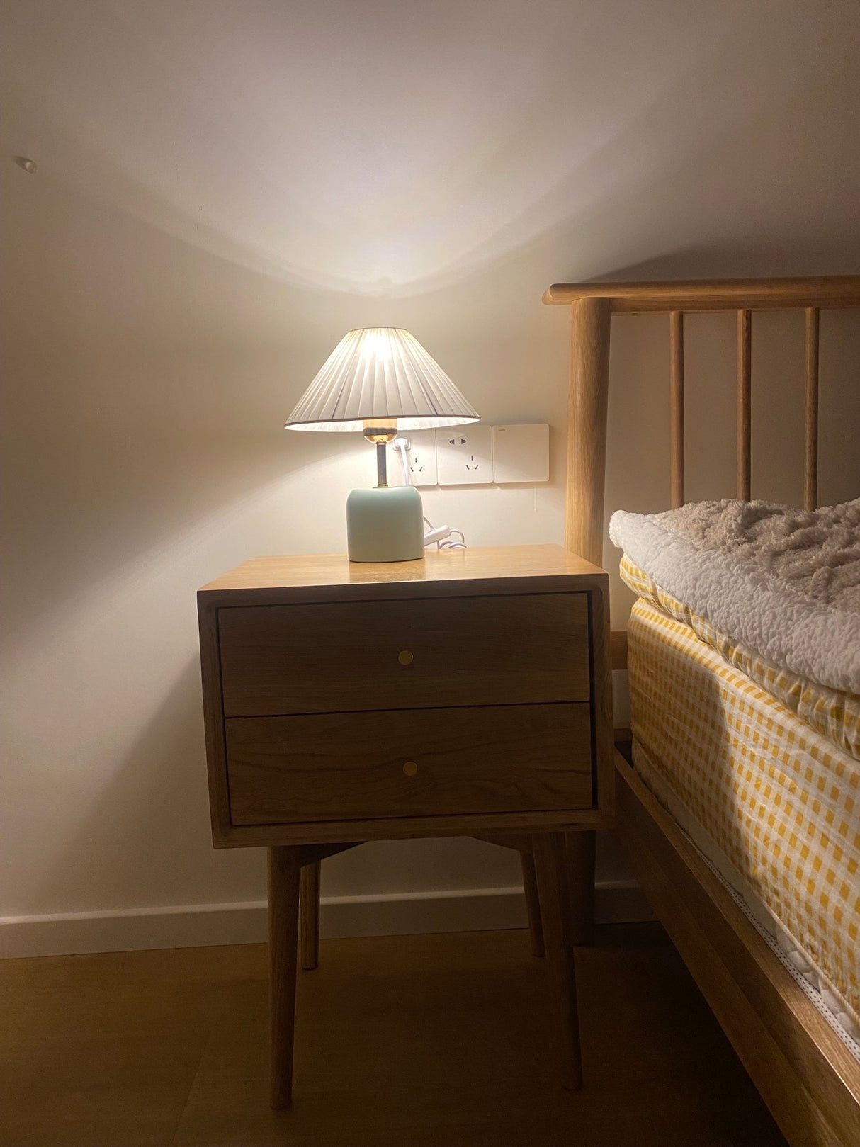 Lunitidal Table Lamp