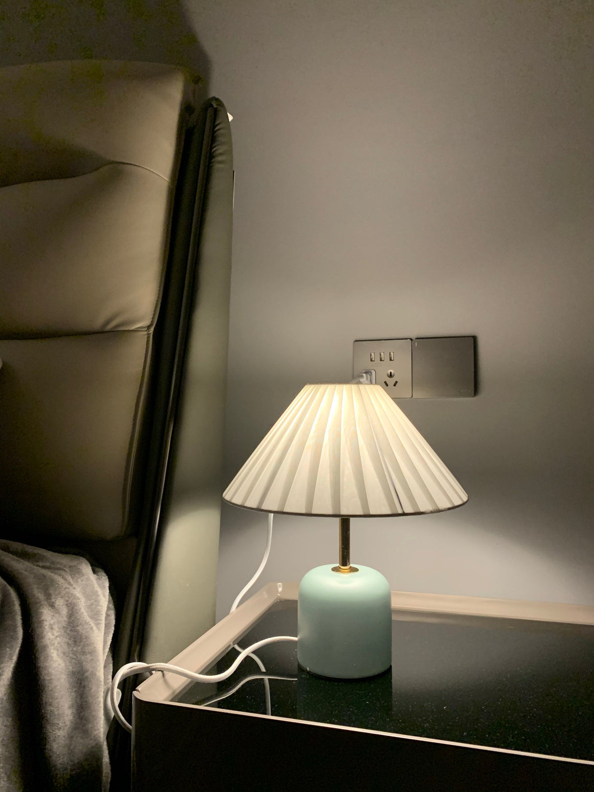 Lunitidal Table Lamp