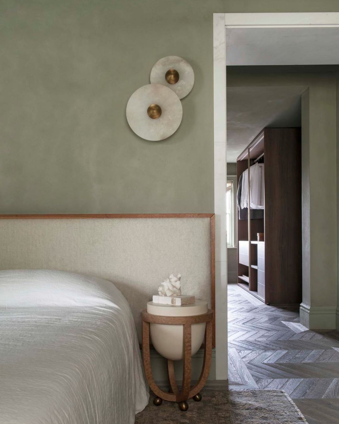 Median Combination Sconce