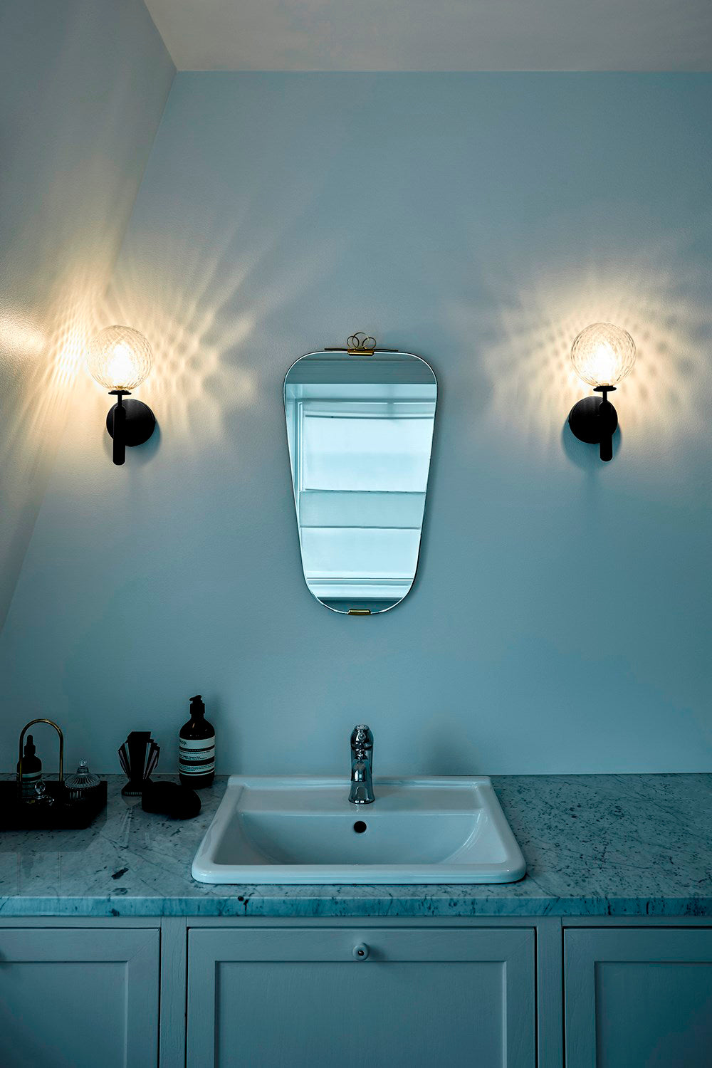 Miira Wall Light