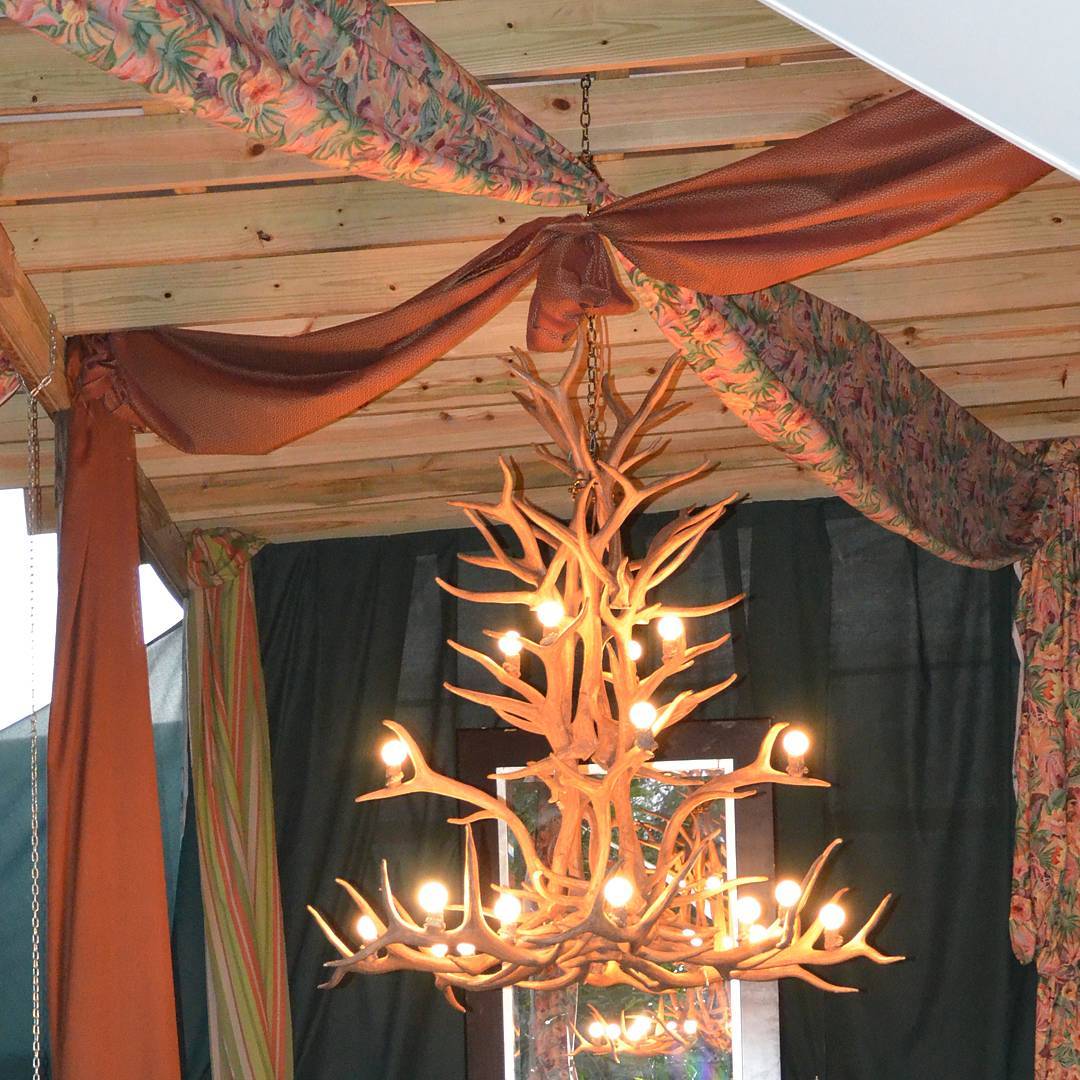 Narural Antlers Chandelier