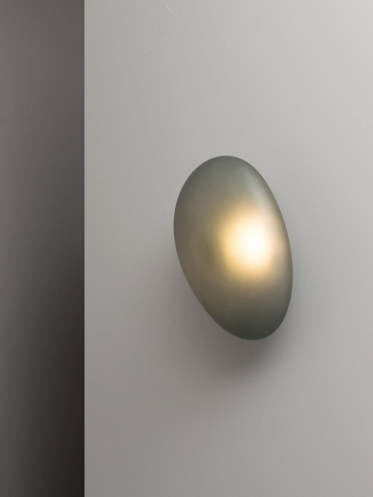 Pebble Wall Lamp