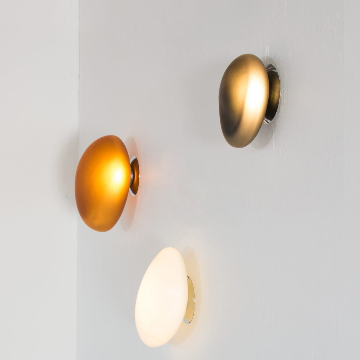Pebble Wall Lamp