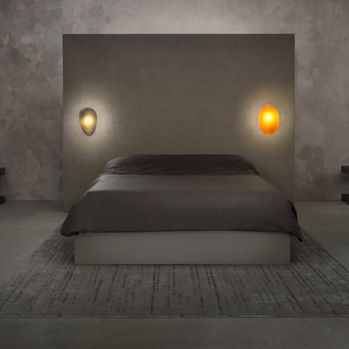 Pebble Wall Lamp