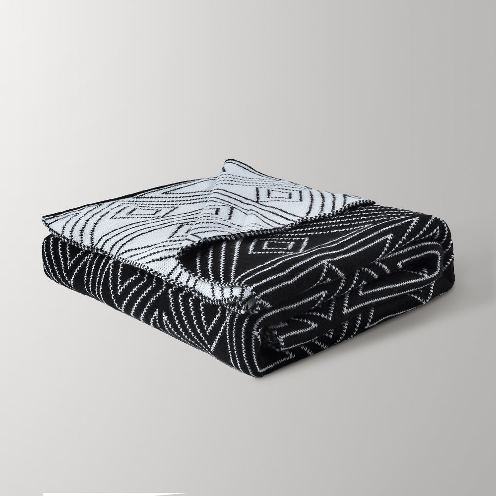 Black and White Plaid Knit Blanket