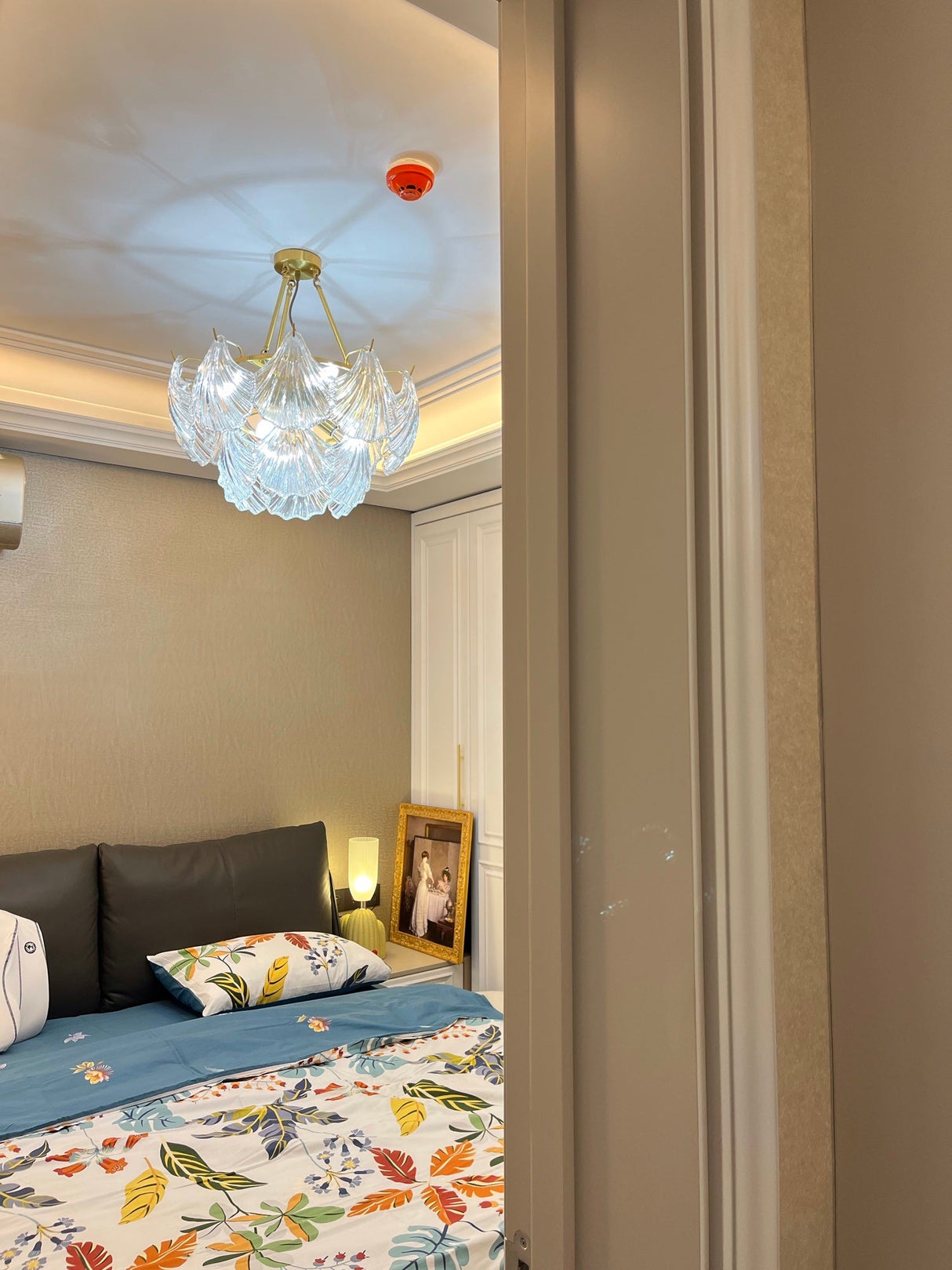 Ribbed Shell Ceiling light