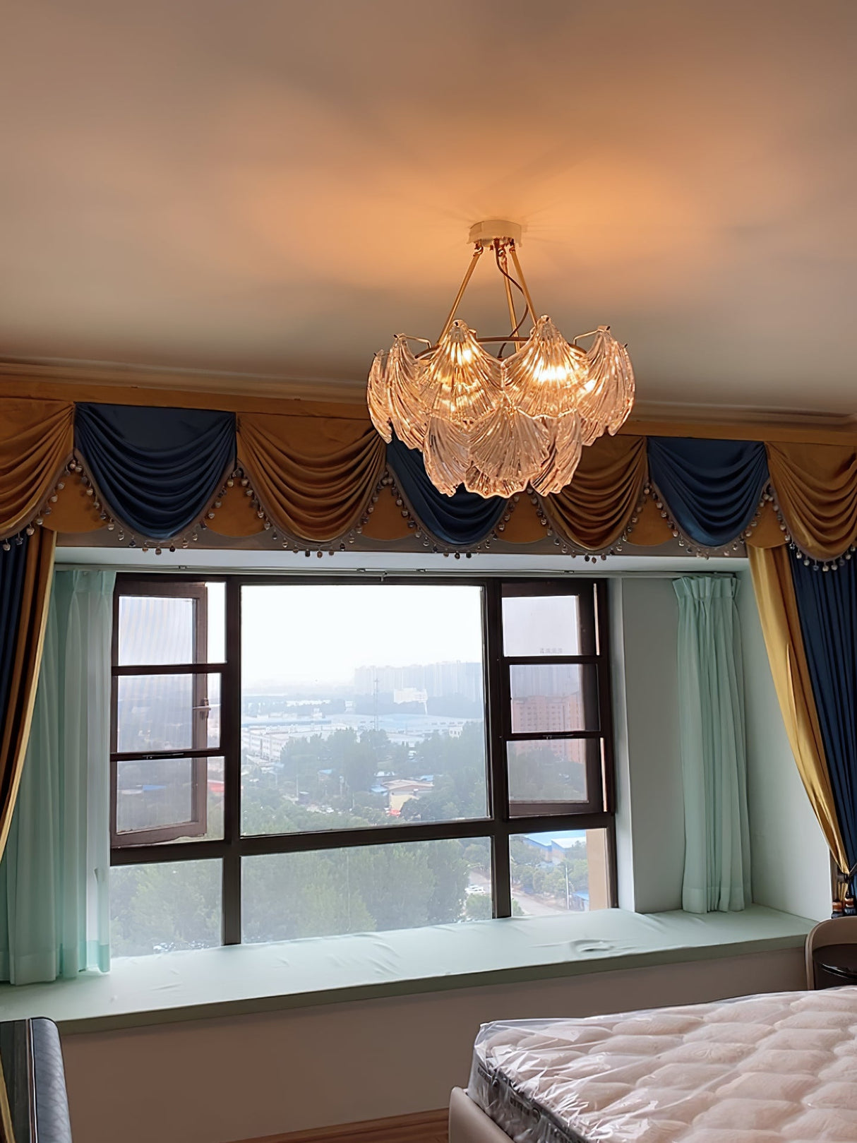 Ribbed Shell Ceiling light