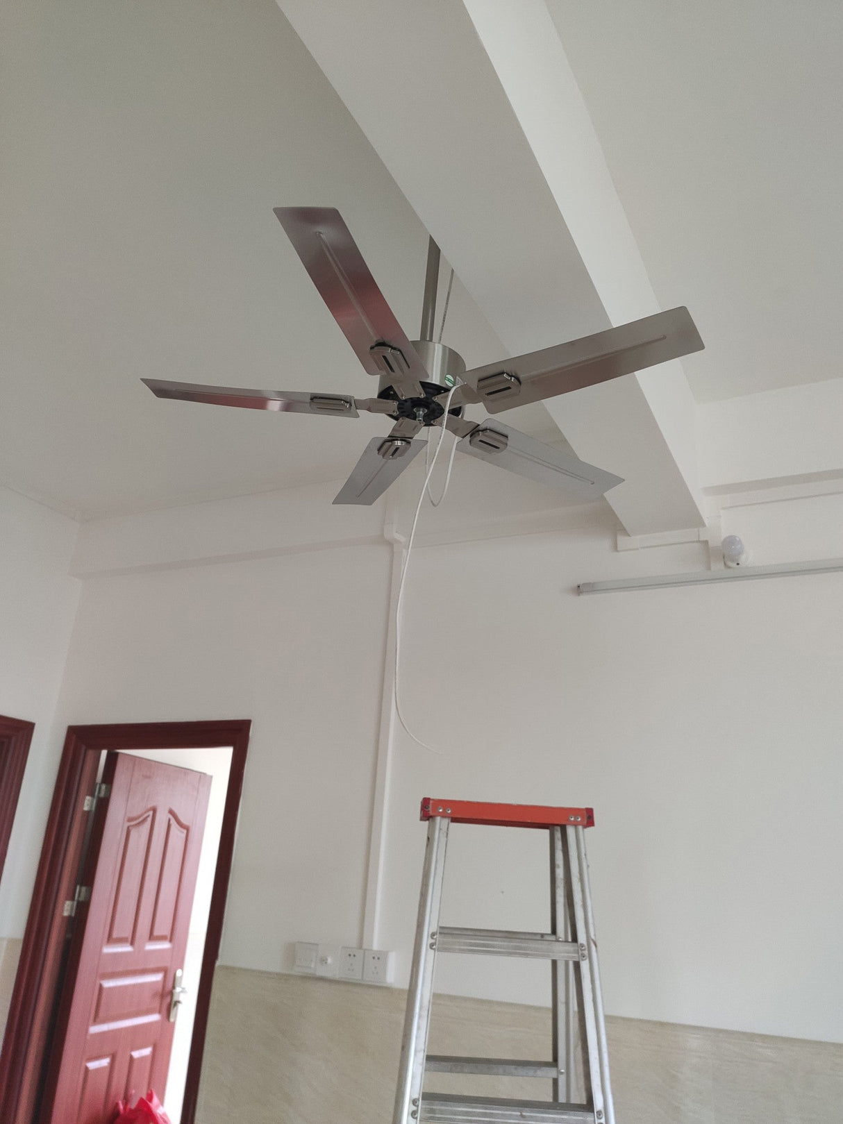 Rozzen Ceiling Fan
